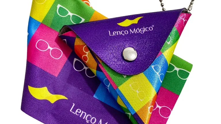100 Chaveiro Triângulo + Microfibra Premium 15×15 – Personalizado