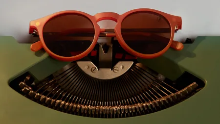 Ótica Chilli Beans lança coleção inspirada em poetas e escritores