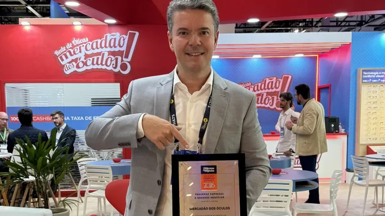 Pela 10ª vez, Mercadão dos Óculos conquista 5 estrelas no prêmio - As Melhores Franquias do Brasil